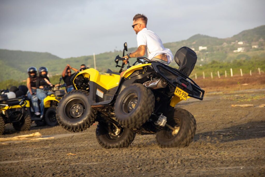 Aventura en Cuatrimoto 4x4 por los pasisajes y playas de Cartagena