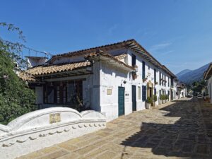 Tour Día Completo a Villa de Leyva y Ráquira Colonial
