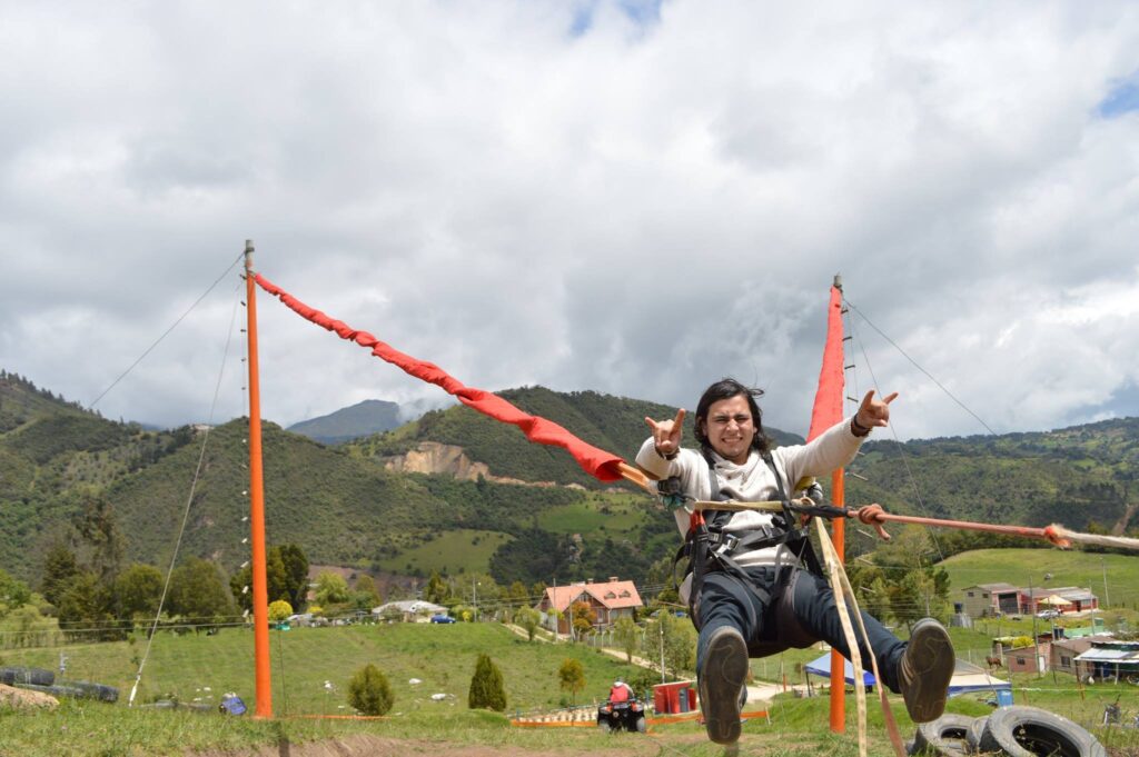 Salto Extremo de 30 Metros: Adrenalina Pura en La Calera