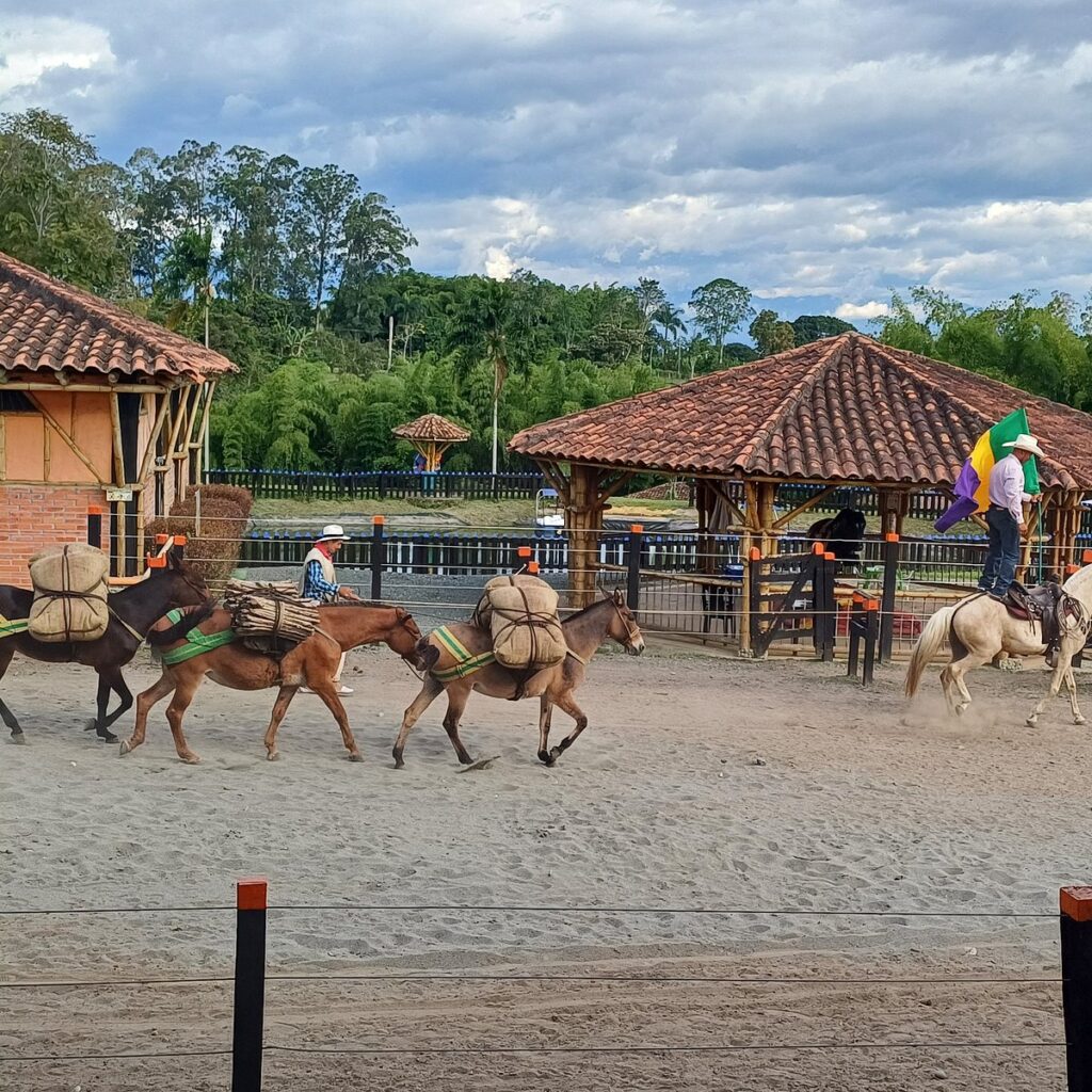 Tour Cultural Al Quindío con Parque Los Arrieros y Circasia