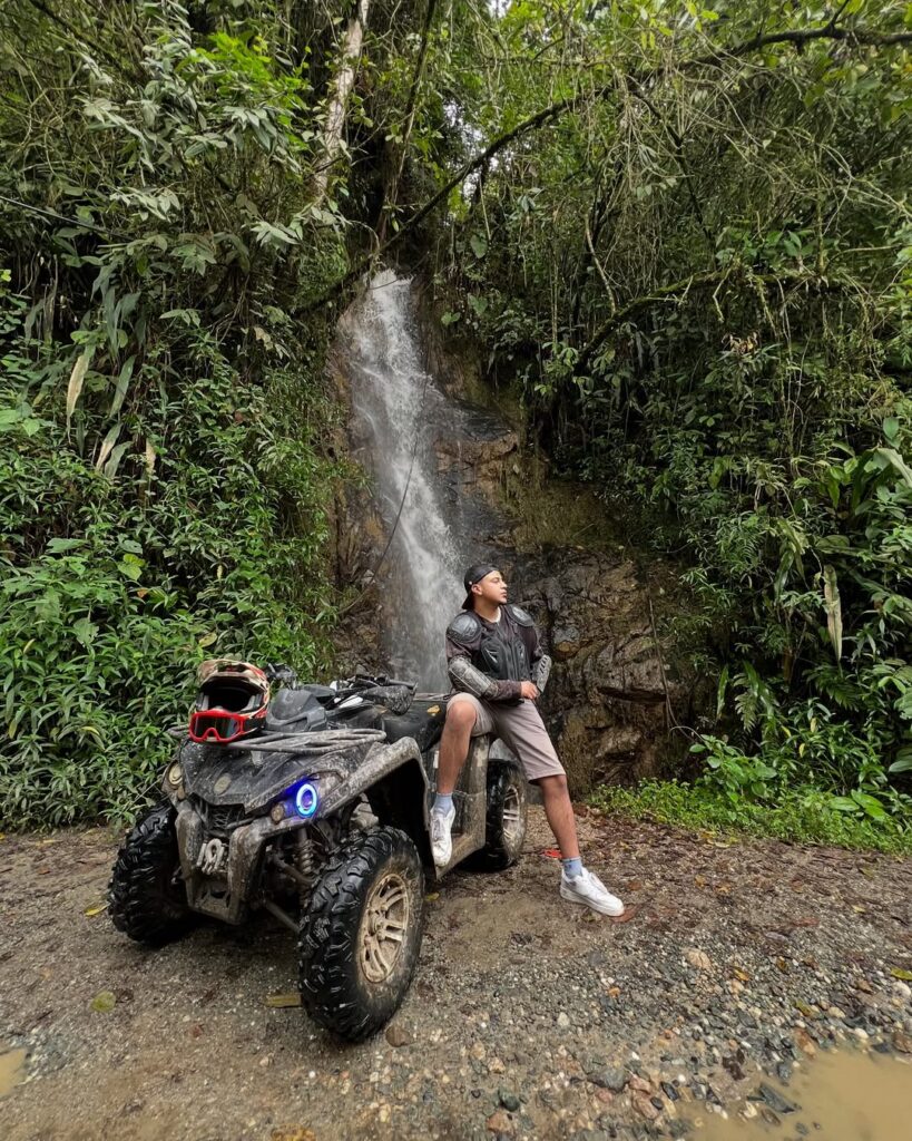 Aventura en Cuatrimoto 4x4 por las Montañas y Bosques de Medellin