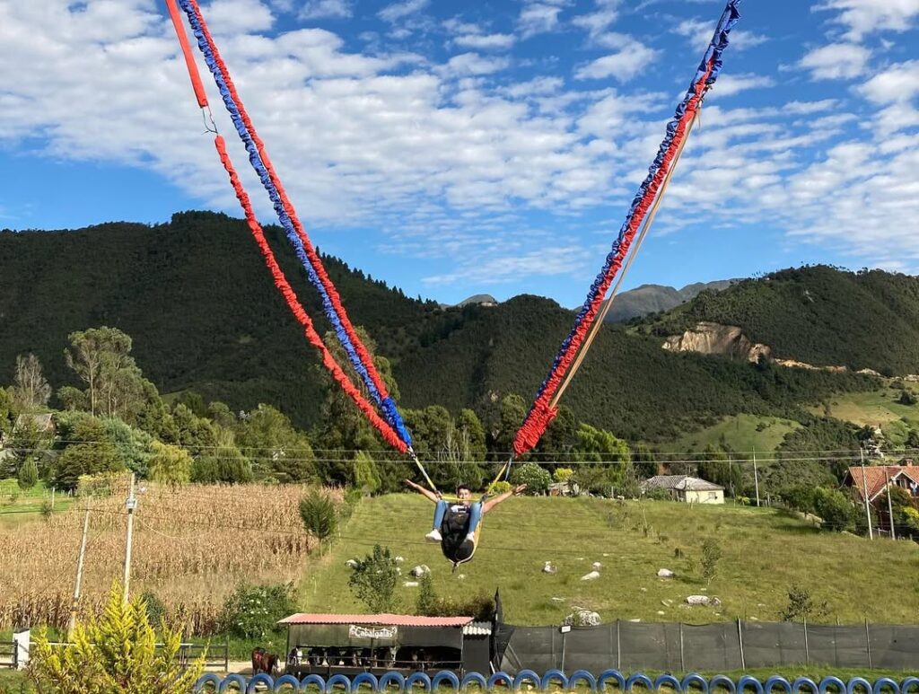 Salto Extremo de 30 Metros: Adrenalina Pura en La Calera