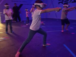 Vive la Experiencia de Jugar con Realidad virtual en Cali