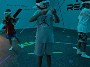 Vive la Experiencia de Jugar con Realidad virtual en Cali