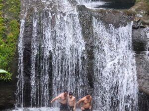 Tour avistamiento de Ballenas y Playa Cucheros con Almuerzo