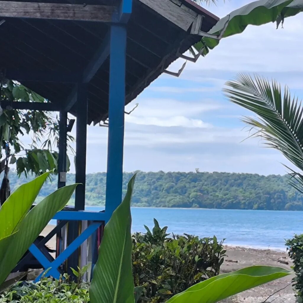 Plan de 4 dias en Nuqui con Avistamiento de Ballenas y Playa