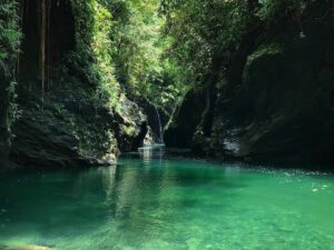Tour Aguas Claras con Charcos Profundos y Rio Cristalino